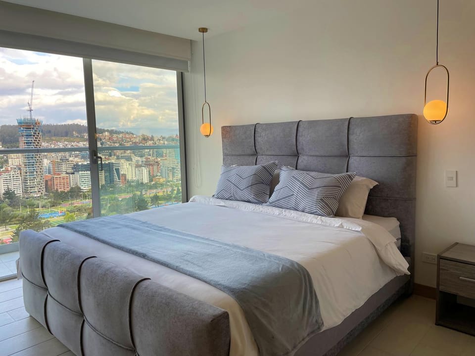 Bed, Photo of the whole room, Bedroom, City view