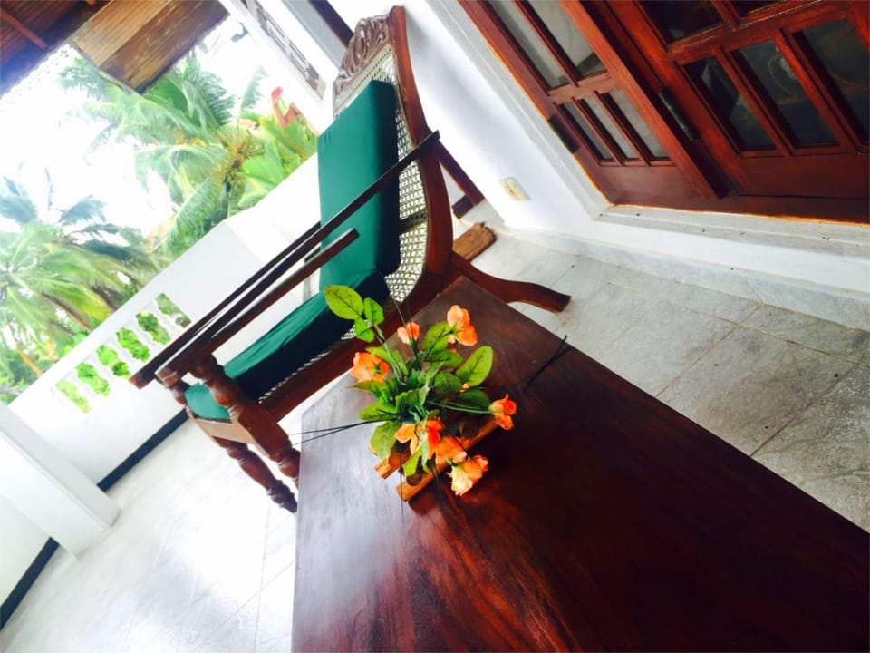 Balcony/Terrace, Area and facilities