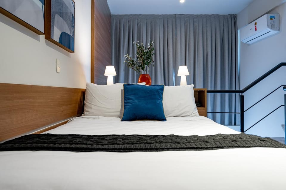 Bed, Photo of the whole room, Bedroom, air conditioner