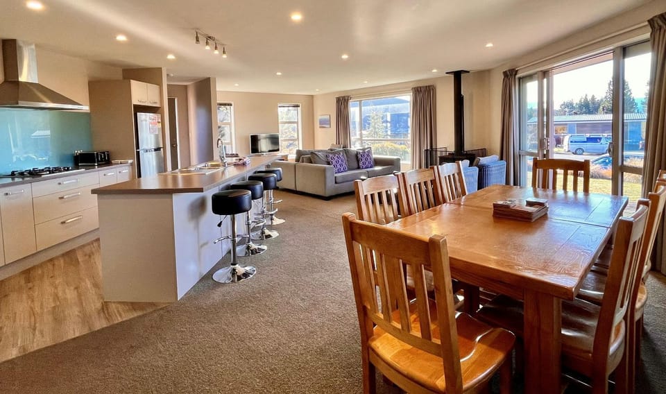 Living room, Dining area, kitchen