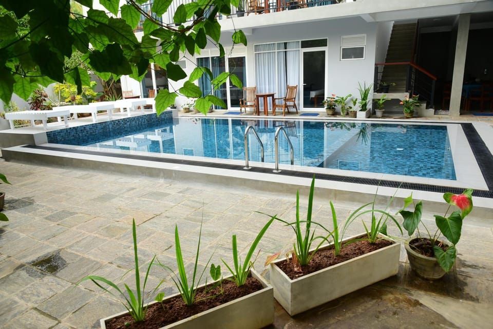 Property building, Day, Garden view, Pool view, Swimming pool