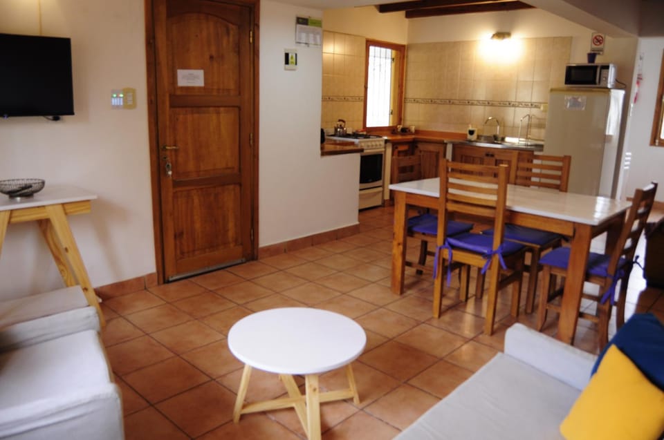 TV and multimedia, Kitchen or kitchenette, Seating area, Dining area