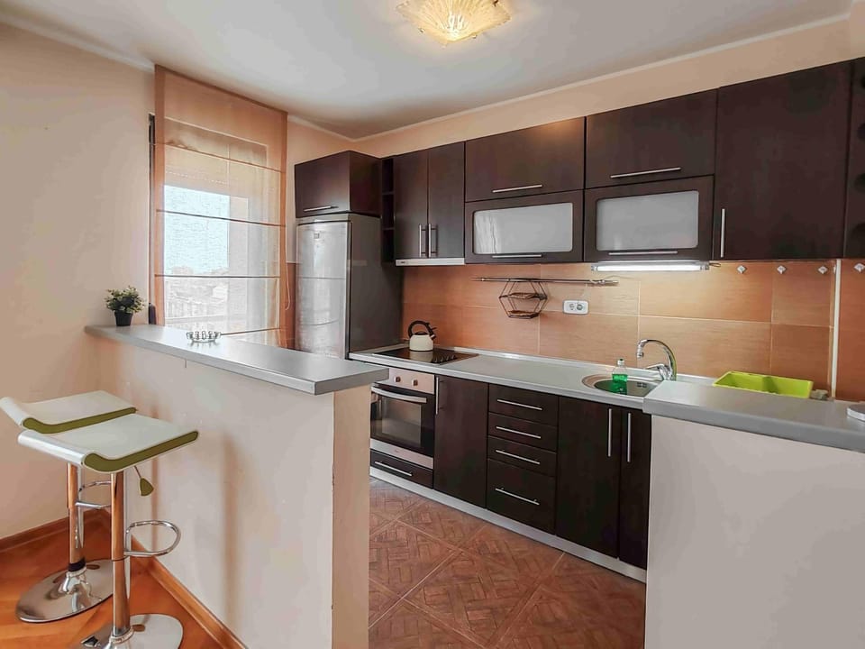 Lunch, kitchen