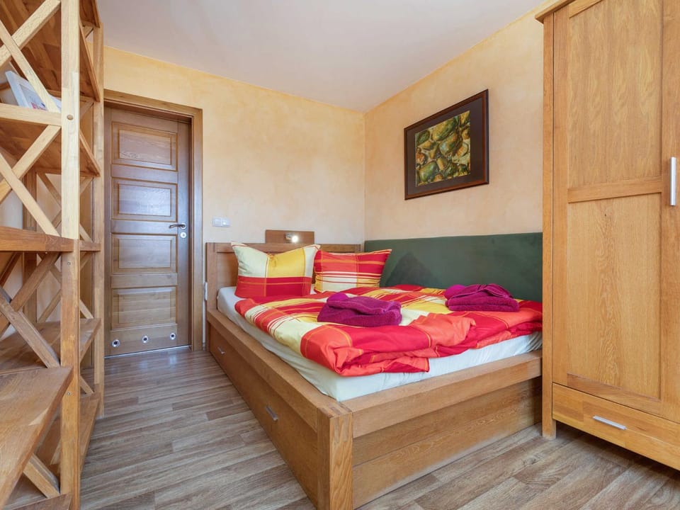 Bed, Photo of the whole room, Decorative detail, Bedroom