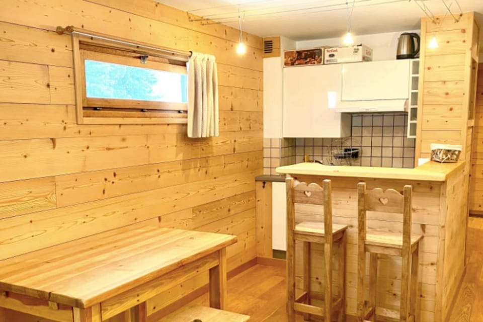 Charming Apartment With Swimming Pool Apartment in Saint-Chaffrey