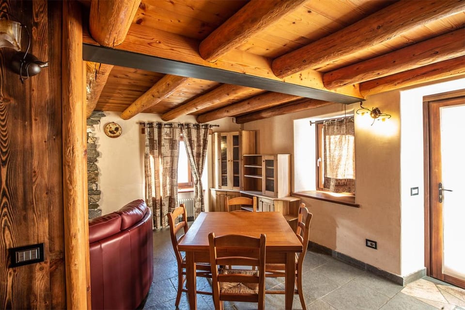 Kitchen or kitchenette, Dining area, kitchen