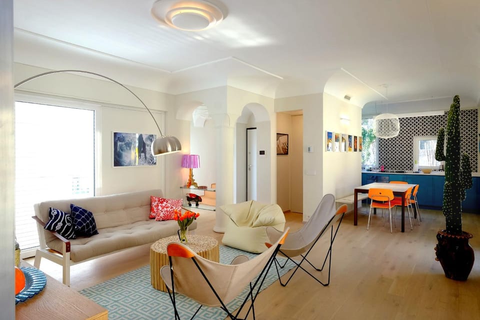 Living room, Dining area