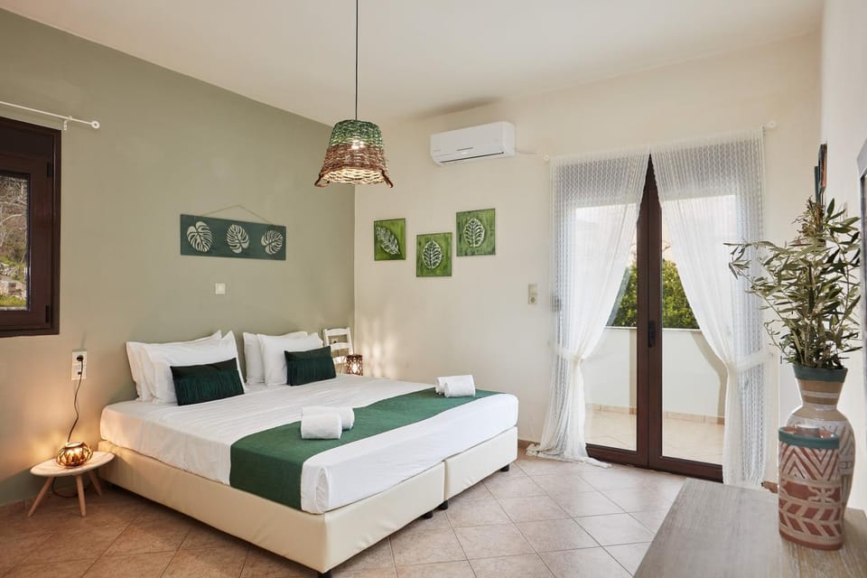 Villa Elodia with Pool & Garden in Heart of Crete Villa in Crete