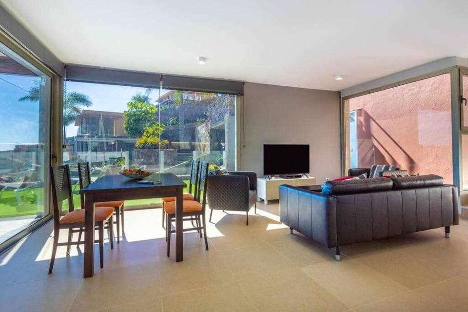 Villa Los Dragos Golf by Infinity Summer Villa in Comarca Sur