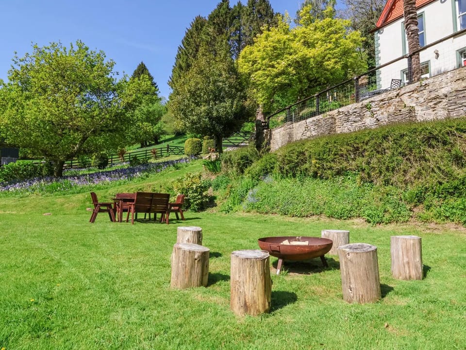 BBQ facilities, Garden, fireplace