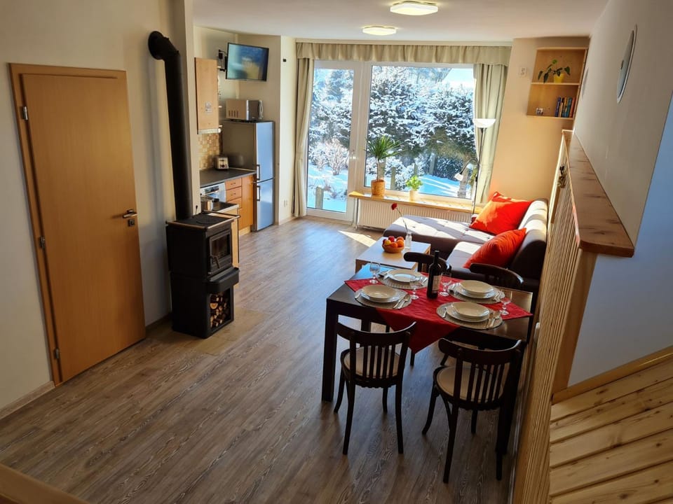 Living room, Dining area