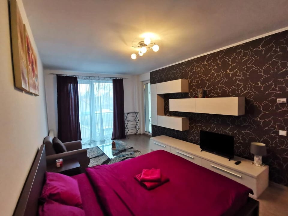 Communal lounge/ TV room, TV and multimedia, Bedroom