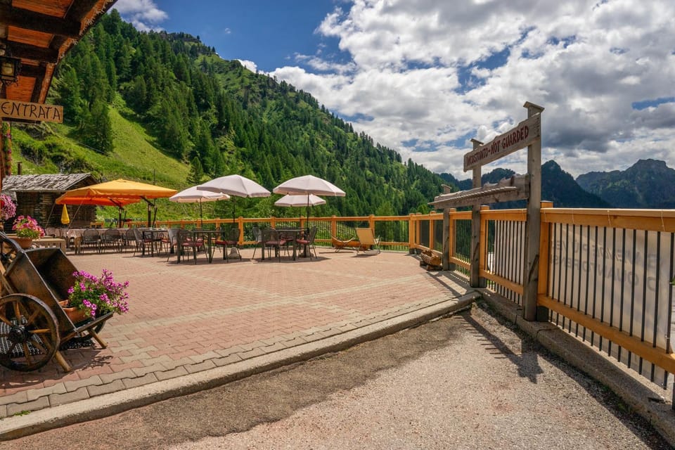 Property building, Restaurant/places to eat