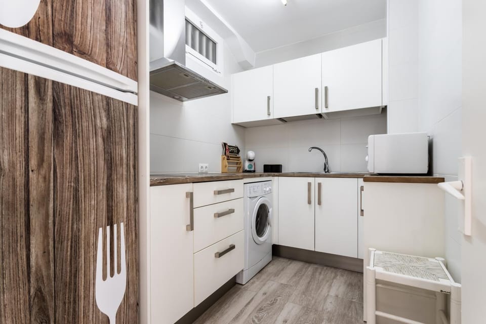 Kitchen or kitchenette, kitchen