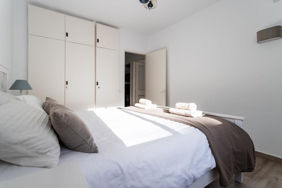 Bedroom, wardrobe