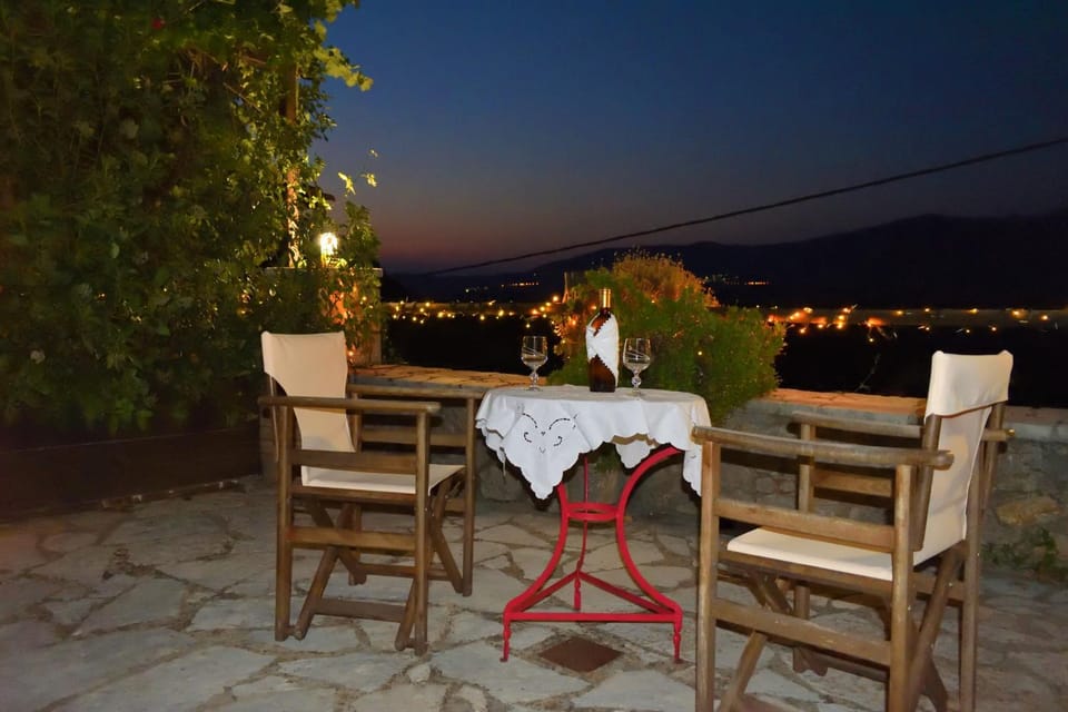 Μικρή Πέτρινη Μεζονέτα 2 House in Greece