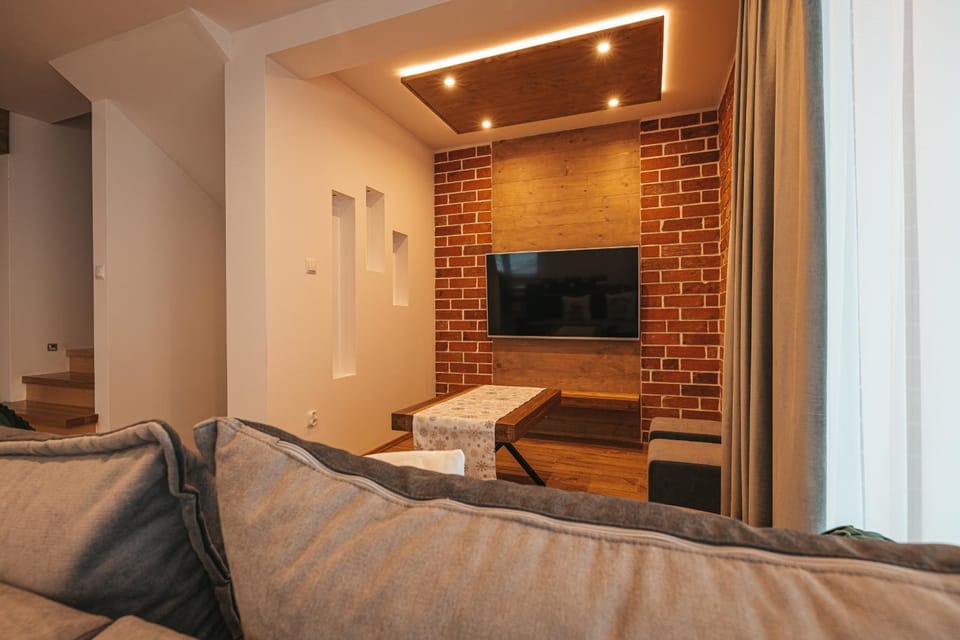 Communal lounge/ TV room, TV and multimedia, Living room, Seating area