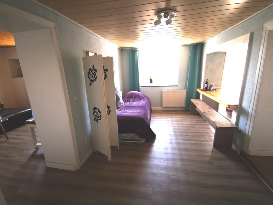 Mooi ruim appartement in antieke stadsboerderij Apartment in Vulkaneifel