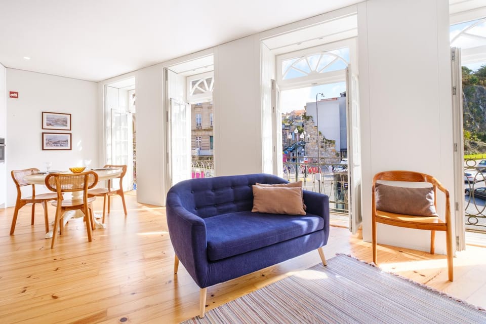 View (from property/room), Balcony/Terrace, Living room, Seating area, Dining area, air conditioner