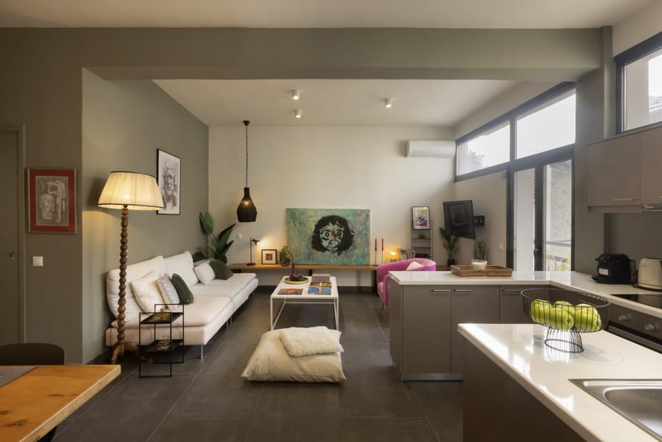 Communal lounge/ TV room, Living room