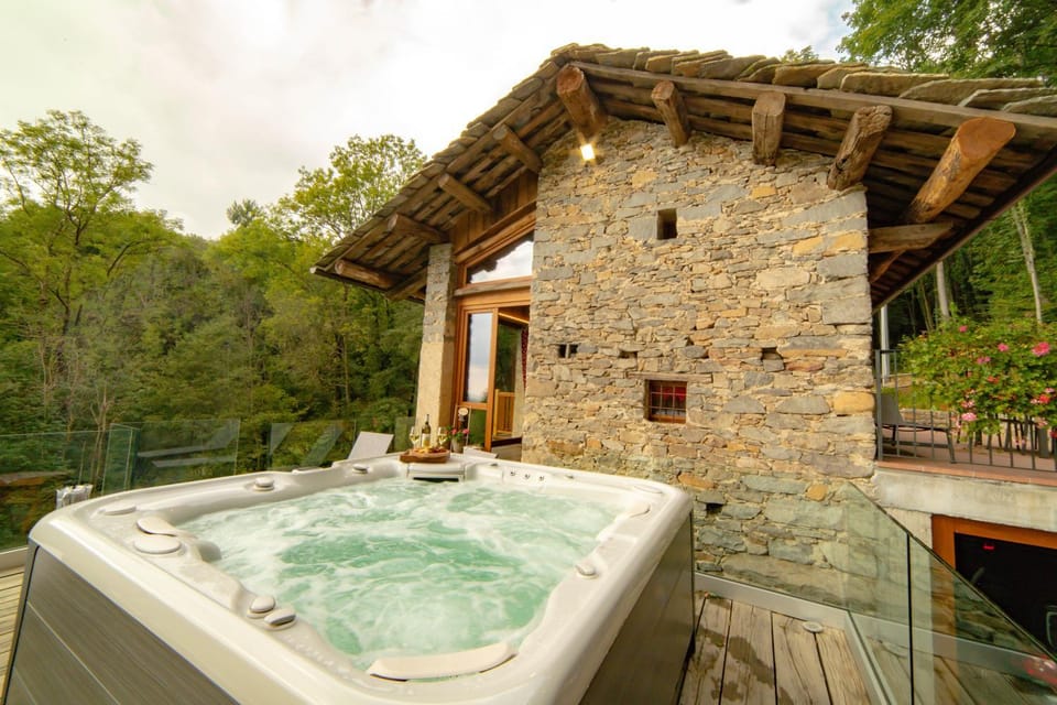 Property building, Spa and wellness centre/facilities, Swimming pool