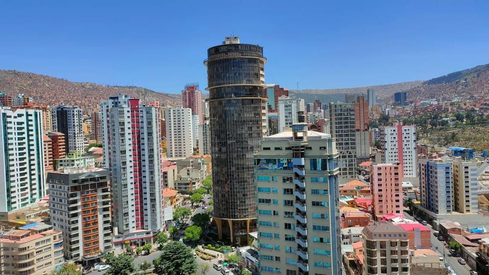 Apartamento Céntrico, Privado, Iluminado, Soleado, Cerca EMBAJADAS Av Arce Apartment in La Paz