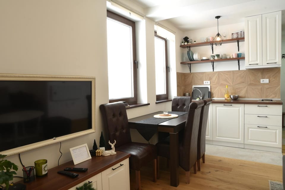 TV and multimedia, Living room, Dining area