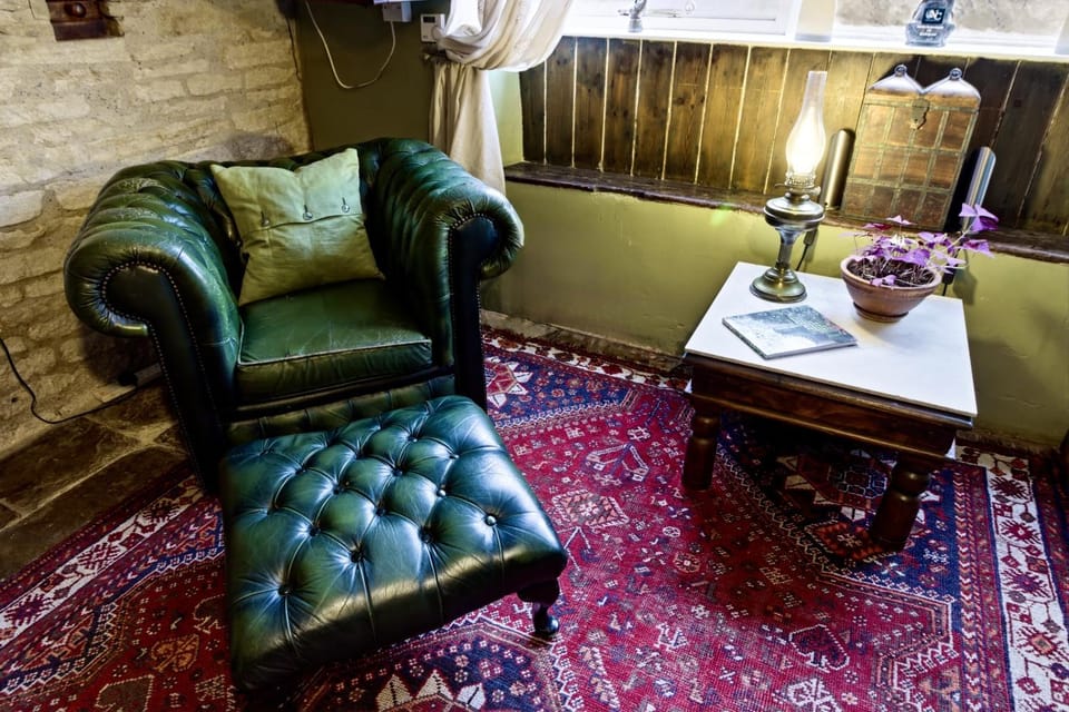 Nutclough Cottage - Log Fire and Valley View Apartment in Hebden Bridge
