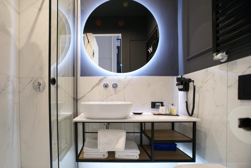 Shower, Bathroom, towels