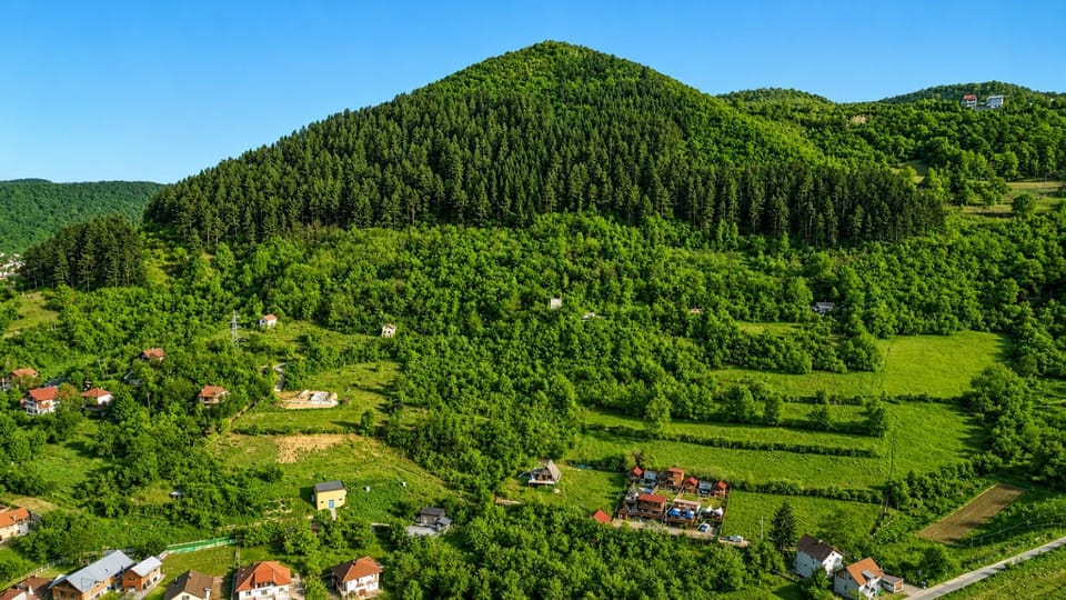 Property building, Nearby landmark, Bird's eye view