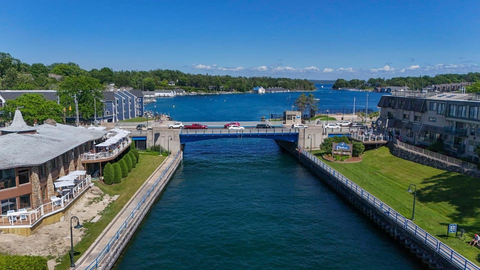 114 Edgewater Inn House in Charlevoix