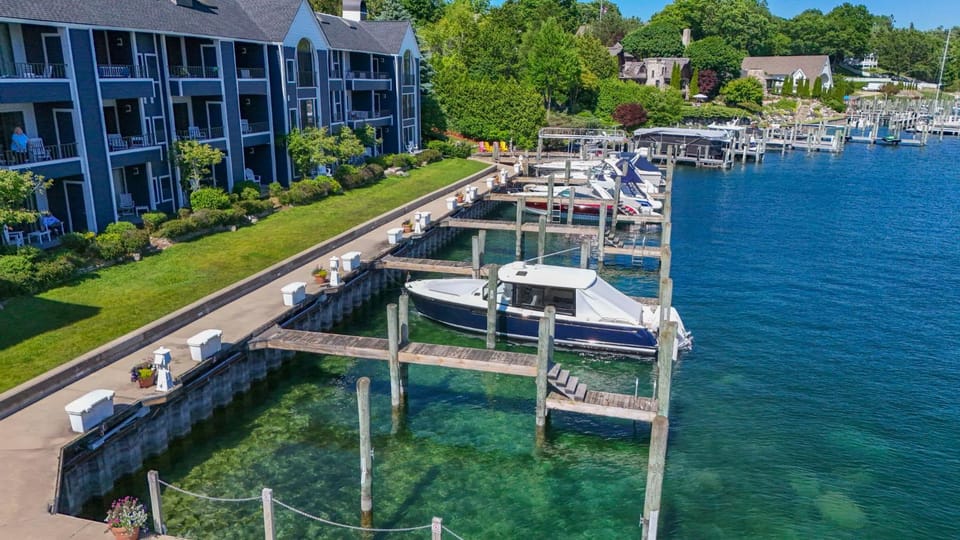 114 Edgewater Inn House in Charlevoix