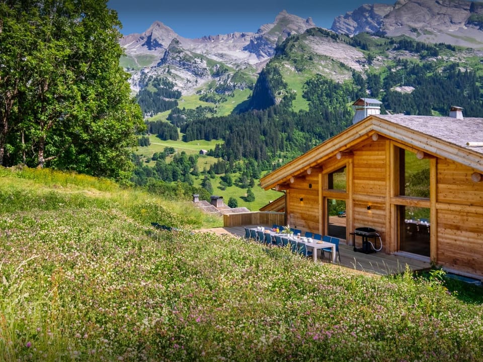 Property building, Day, Natural landscape, Summer, Mountain view