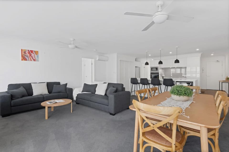 Seashells Sweet Retreat Pool, Walk to Shops & Marina Apartment in Nelson Bay
