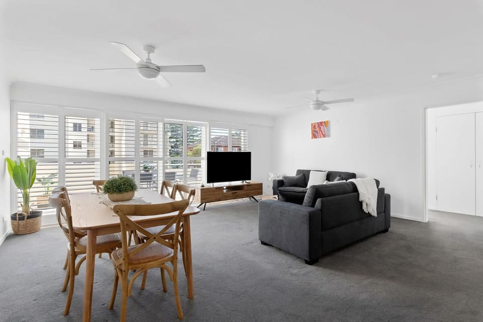 Seashells Sweet Retreat Pool, Walk to Shops & Marina Apartment in Nelson Bay