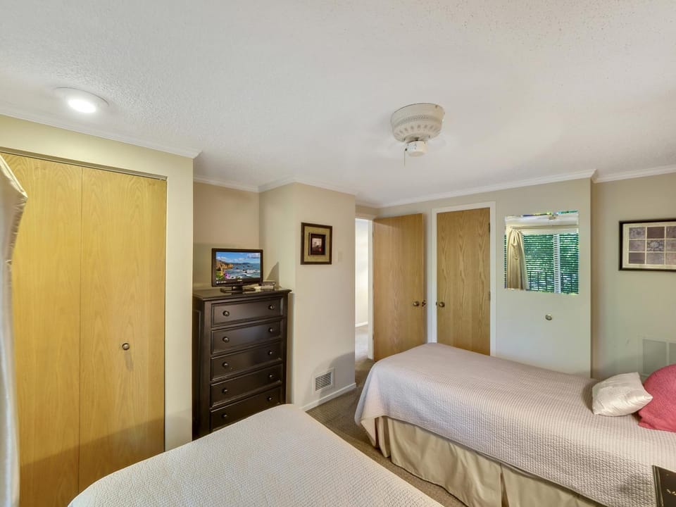 343 Edgewater Inn House in Charlevoix