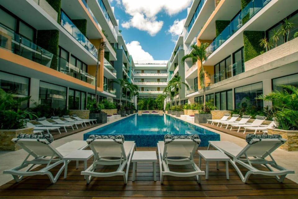 Swimming pool