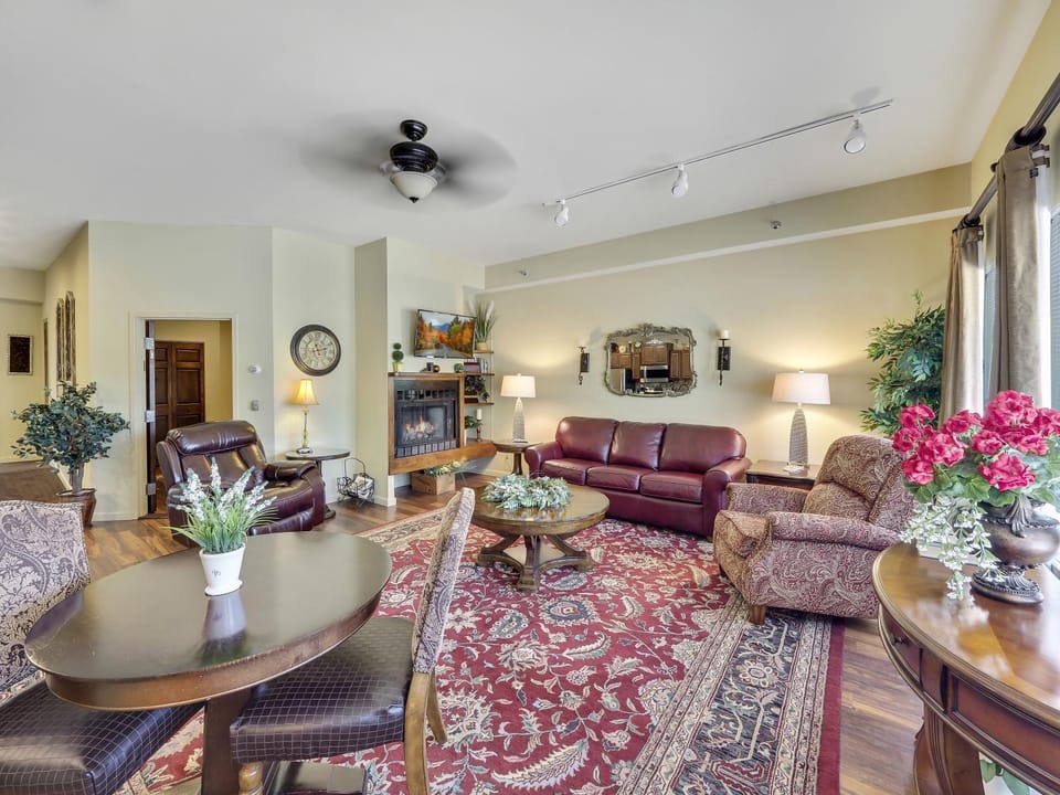 377 Edgewater Inn House in Charlevoix