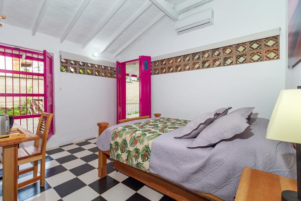 Bed, Photo of the whole room, Bedroom, air conditioner