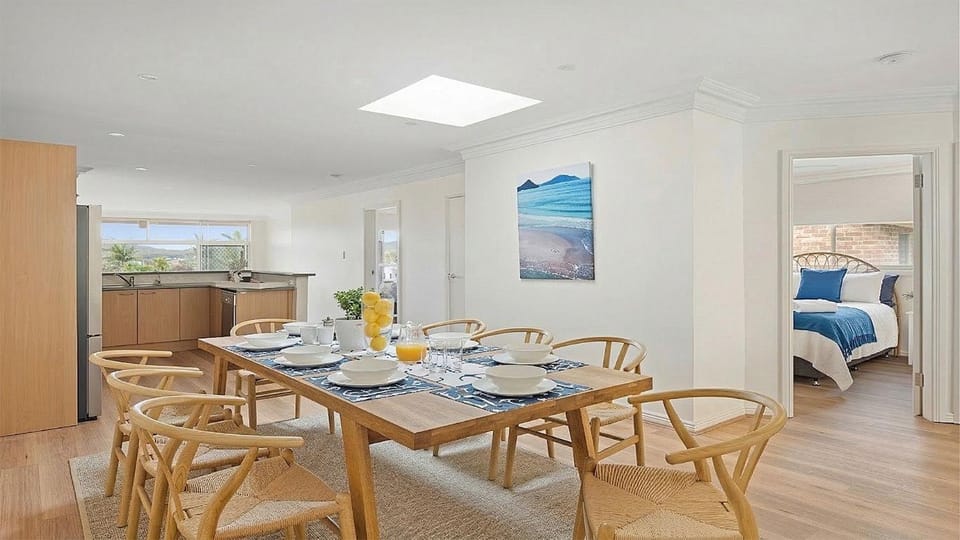 Dining area, kitchen