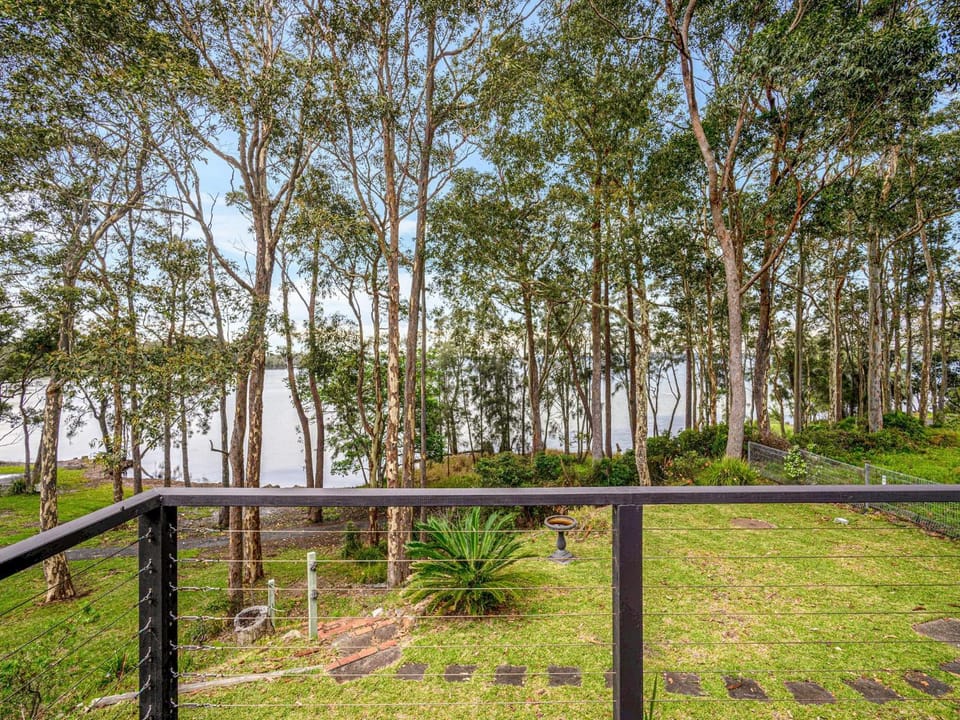 WaterSide by Experience Jervis Bay House in Saint Georges Basin