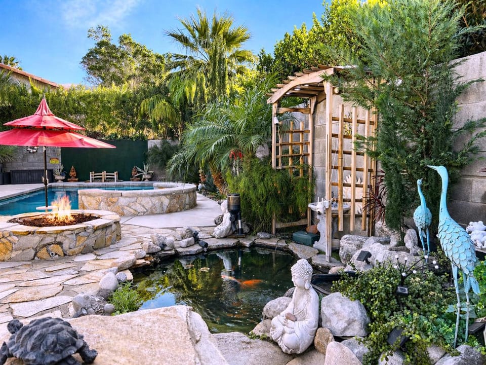 Garden, Garden view, Swimming pool, fireplace
