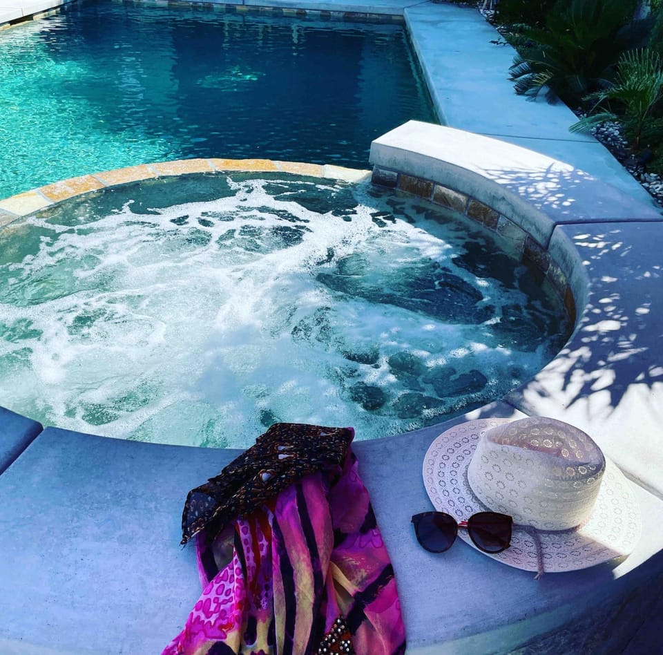Day, Natural landscape, Hot Tub, Hot Tub, Pool view, Swimming pool