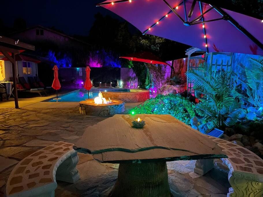 Patio, Night, Hot Spring Bath, Hot Tub, Swimming pool