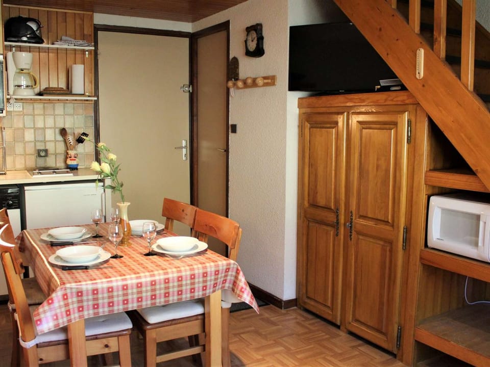 Studio Mezzanine Vars Les Claux, 4 Pers, Proche Commerces - FR-1-330B-192 Apartment in Piedmont