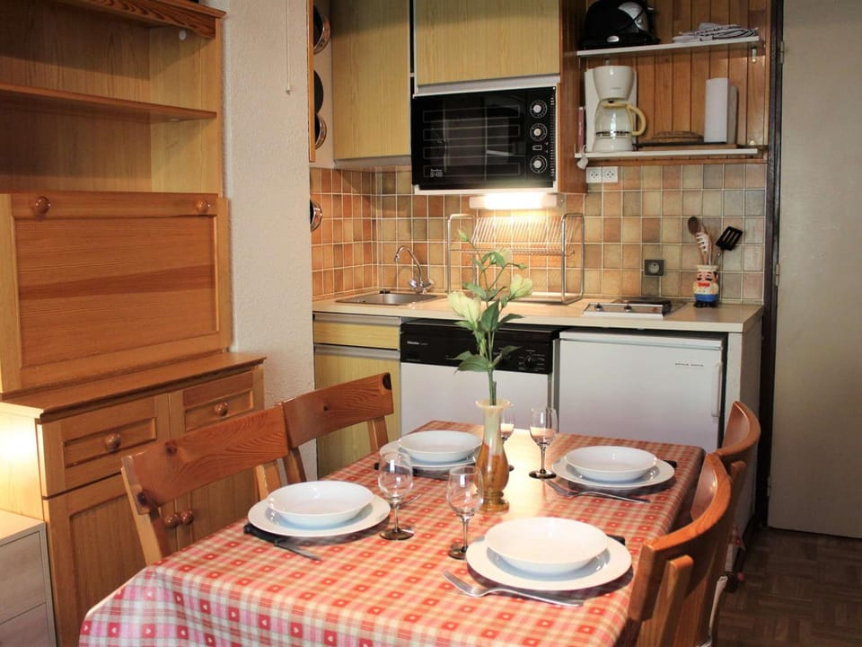 Studio Mezzanine Vars Les Claux, 4 Pers, Proche Commerces - FR-1-330B-192 Apartment in Piedmont