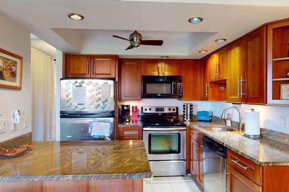 Magnificent Sunsets and Ocean views at Luana Kai Apartment in Kihei