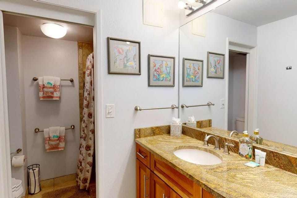 Magnificent Sunsets and Ocean views at Luana Kai Apartment in Kihei