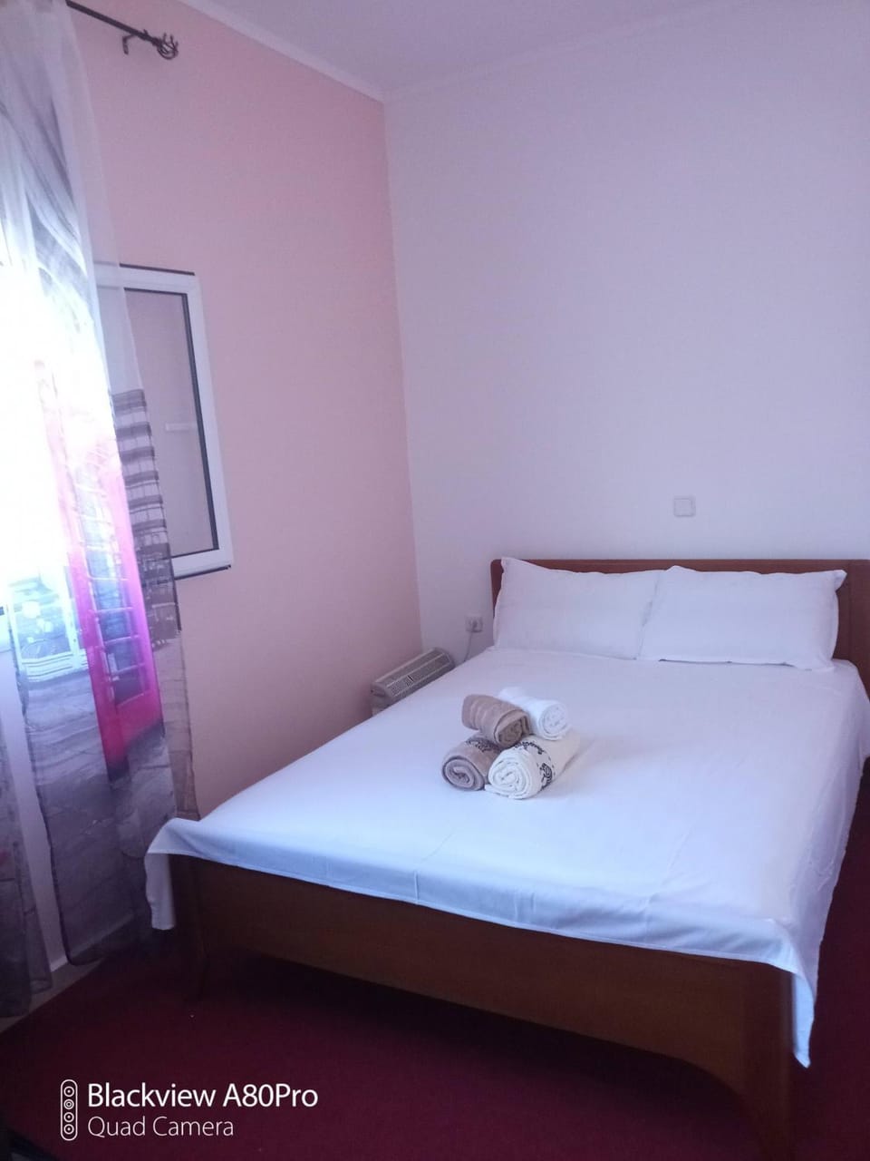 Bed, Bedroom, heating, towels