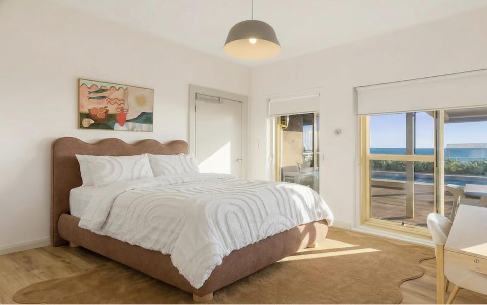 Bed, Photo of the whole room, Bedroom, Sea view